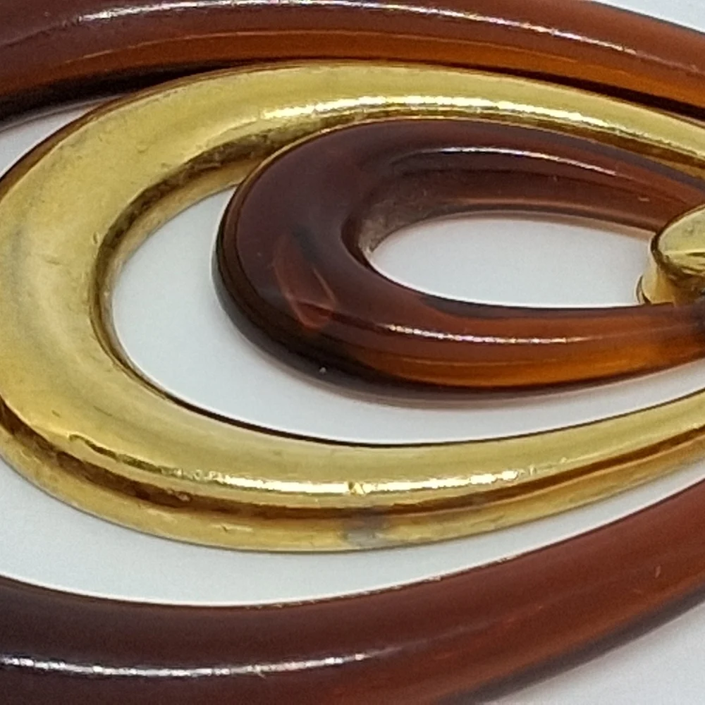 * Vintage Crown Trifari Tortoise Shell & Gold Tone Necklace